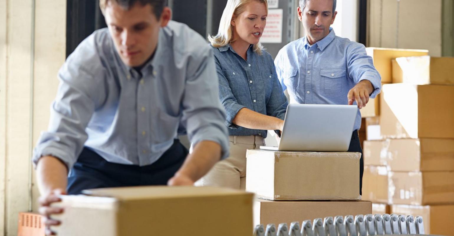 Outsourcing služeb v logistice a skladování - svěřte skladovací a přepravní služby profesionalům!